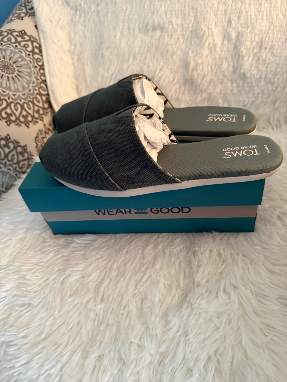 Tom’s Alpargata Mules Size 8.5 Green NIB